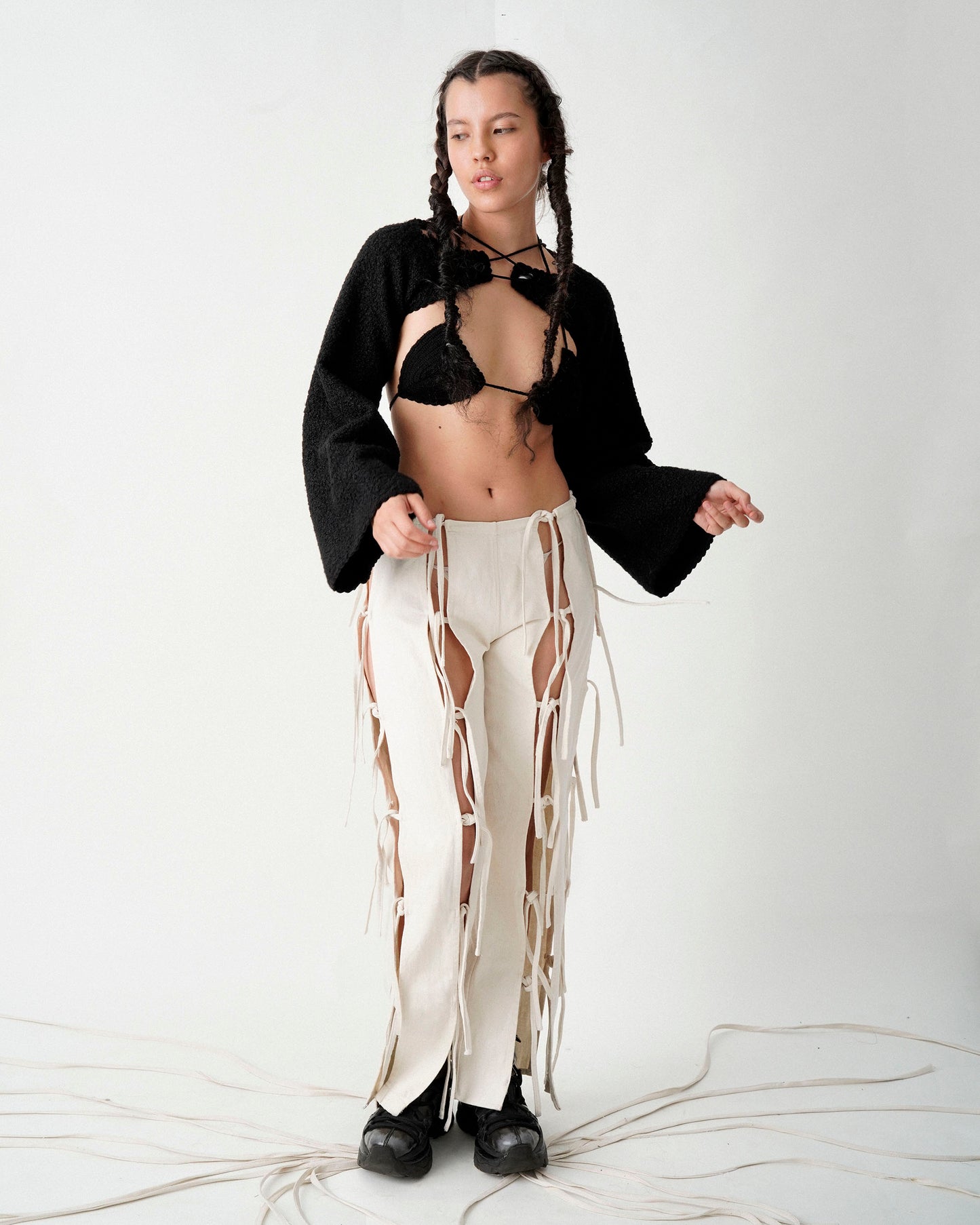 pantalón tiras, nudos y secretos